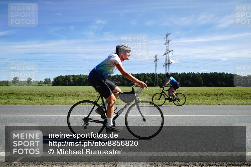 07.09.2025 - 19. Norderstedt Triathlon Michael Burmester http://msf.ph/oto/8856820 07.09.2025 12:52:08 Radfahren 232, 339, 766, 813 meine-sportfotos.de