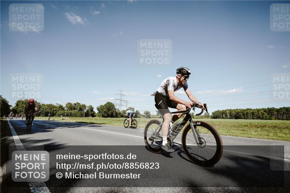 07.09.2025 - 19. Norderstedt Triathlon Michael Burmester http://msf.ph/oto/8856823 07.09.2025 15:25:49 Radfahren 461, 893, 1407 meine-sportfotos.de