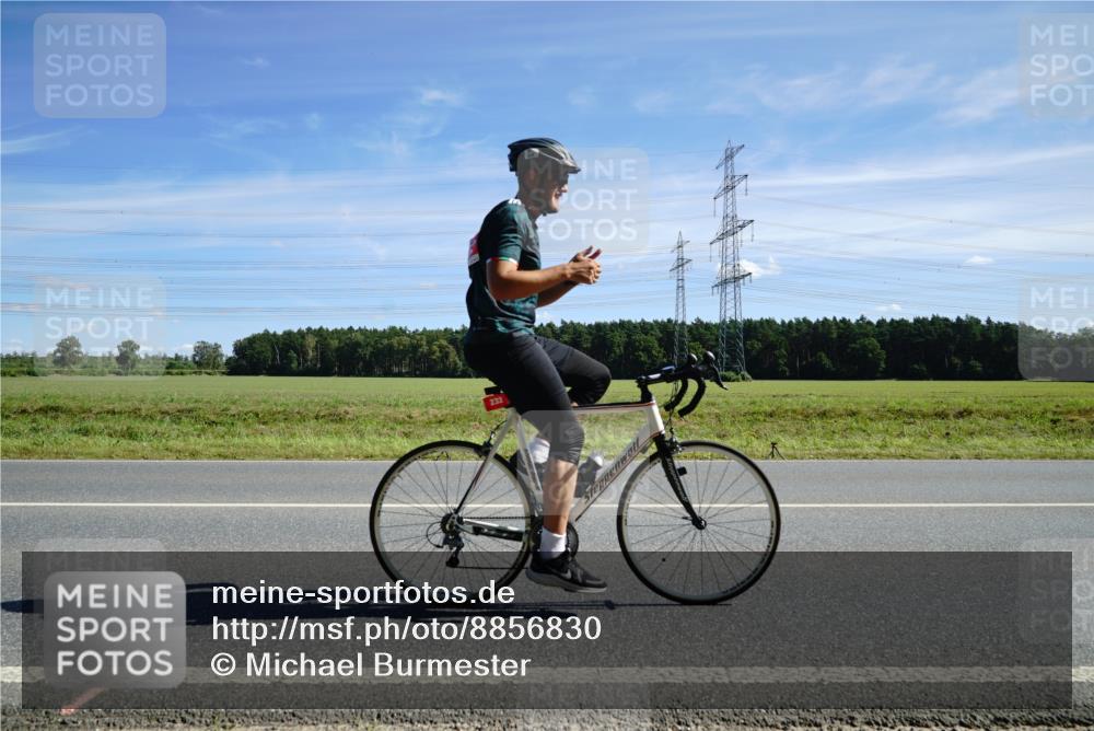 07.09.2025 - 19. Norderstedt Triathlon Michael Burmester http://msf.ph/oto/8856830 07.09.2025 12:52:10 Radfahren 232, 339, 343, 766 meine-sportfotos.de