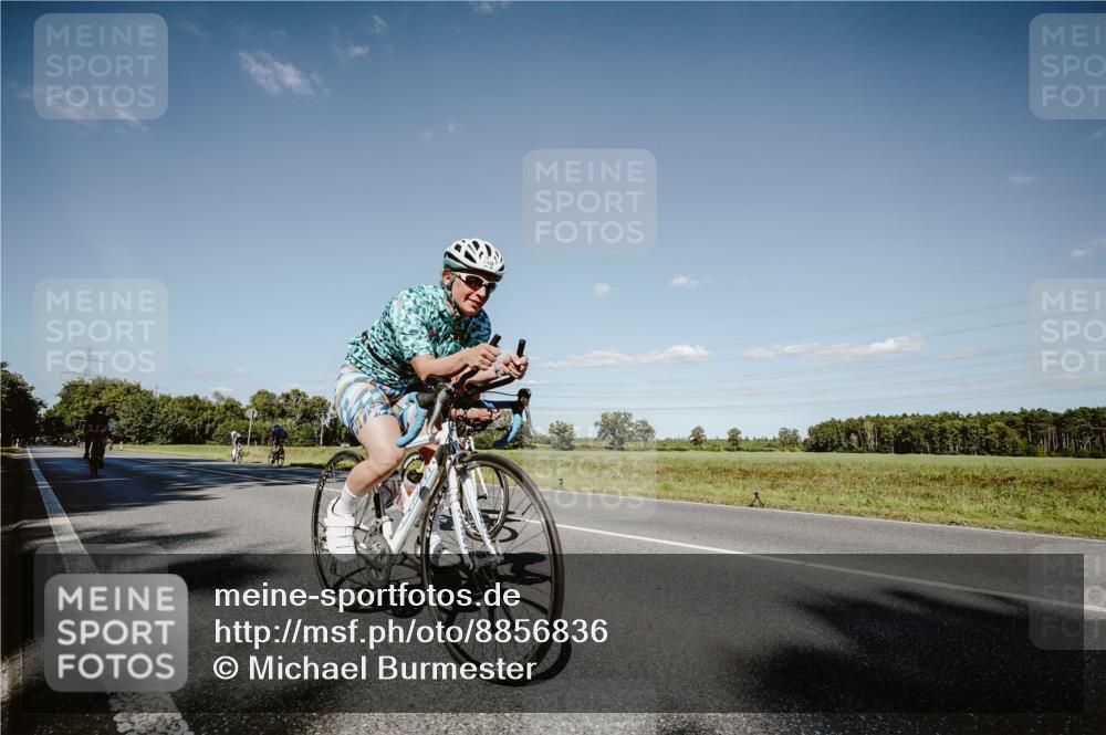 07.09.2025 - 19. Norderstedt Triathlon Michael Burmester http://msf.ph/oto/8856836 07.09.2025 15:25:56 Radfahren 405, 406, 443, 447, 910, 1432, 1510, 1514, 1531 meine-sportfotos.de