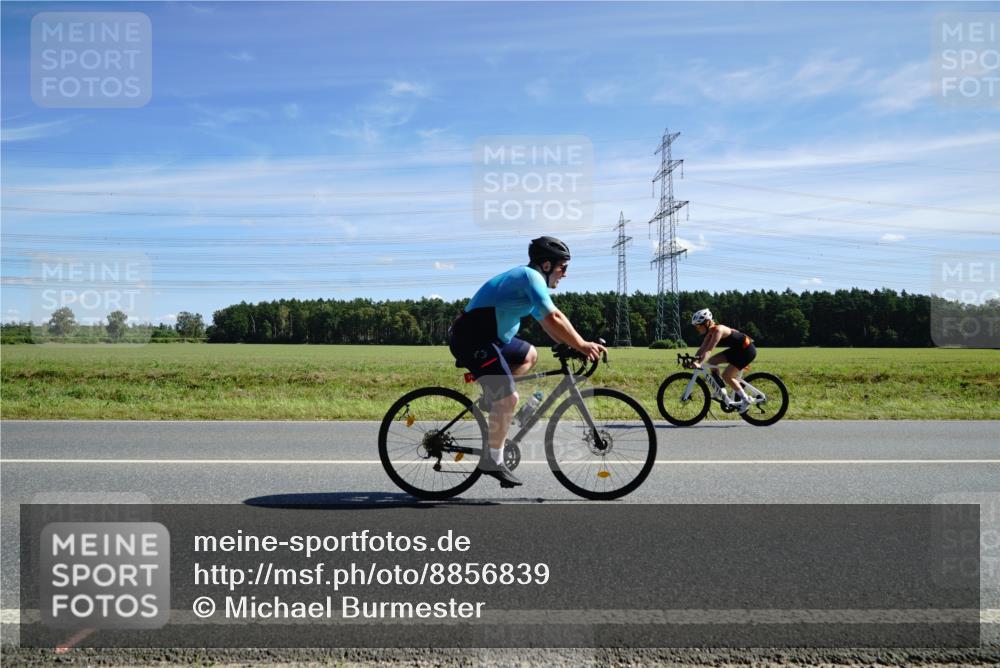 07.09.2025 - 19. Norderstedt Triathlon Michael Burmester http://msf.ph/oto/8856839 07.09.2025 12:52:19 Radfahren 153, 160, 338, 1292 meine-sportfotos.de