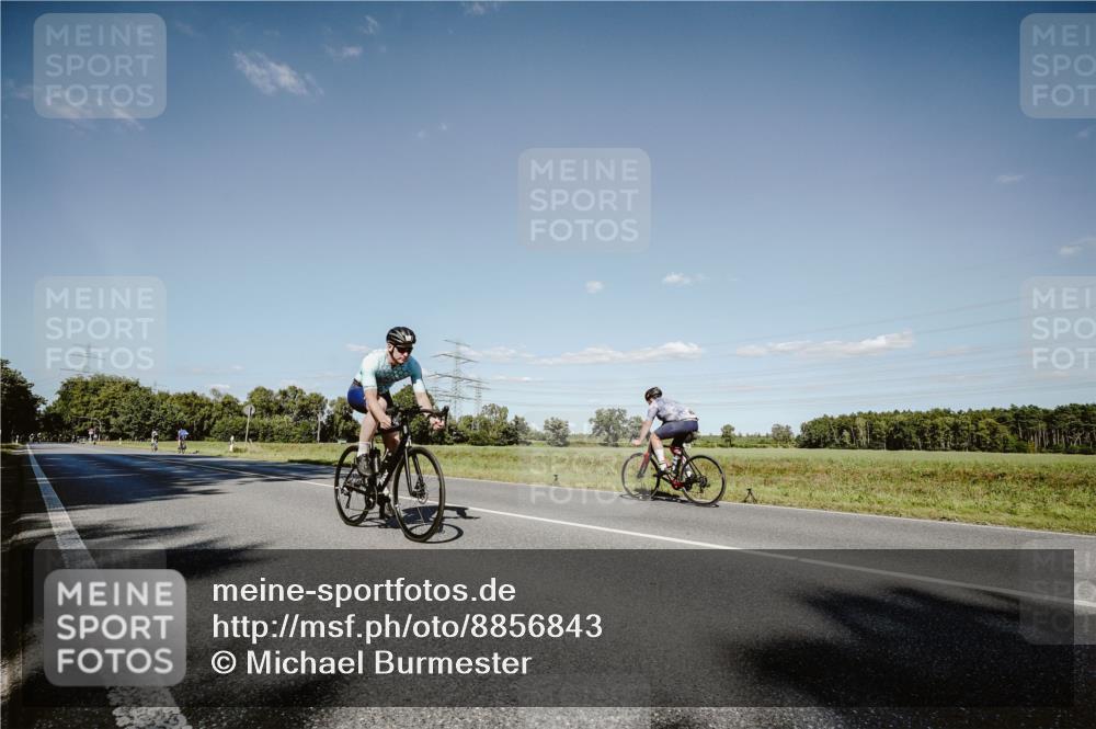 07.09.2025 - 19. Norderstedt Triathlon Michael Burmester http://msf.ph/oto/8856843 07.09.2025 15:25:58 Radfahren 405, 447, 910, 1432, 1514, 1531 meine-sportfotos.de