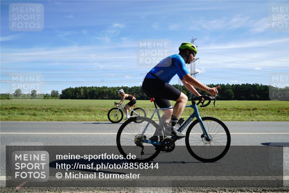 07.09.2025 - 19. Norderstedt Triathlon Michael Burmester http://msf.ph/oto/8856844 07.09.2025 12:52:20 Radfahren 153, 160, 219, 338, 1292, 1356 meine-sportfotos.de