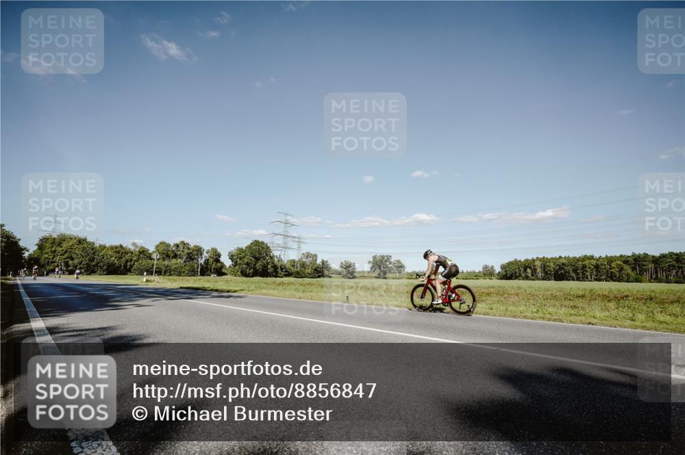 07.09.2025 - 19. Norderstedt Triathlon Michael Burmester http://msf.ph/oto/8856847 07.09.2025 15:26:04 Radfahren  meine-sportfotos.de