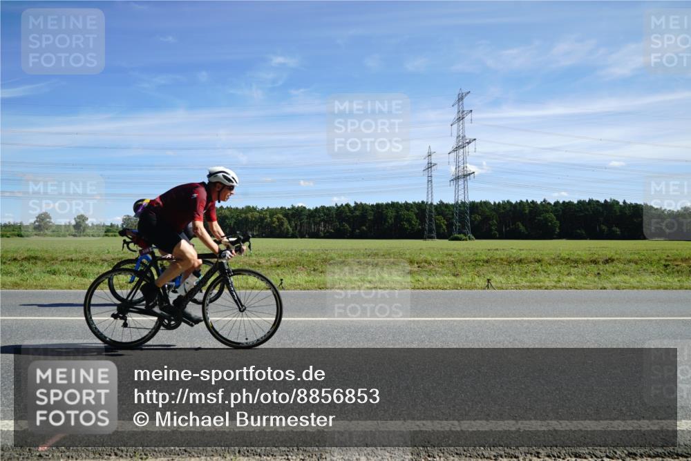 07.09.2025 - 19. Norderstedt Triathlon Michael Burmester http://msf.ph/oto/8856853 07.09.2025 12:52:22 Radfahren 153, 160, 179, 219, 338, 1292, 1356 meine-sportfotos.de