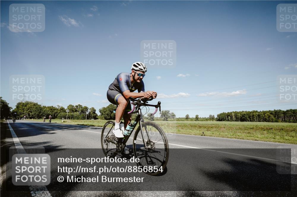 07.09.2025 - 19. Norderstedt Triathlon Michael Burmester http://msf.ph/oto/8856854 07.09.2025 15:26:10 Radfahren 1454, 1476 meine-sportfotos.de