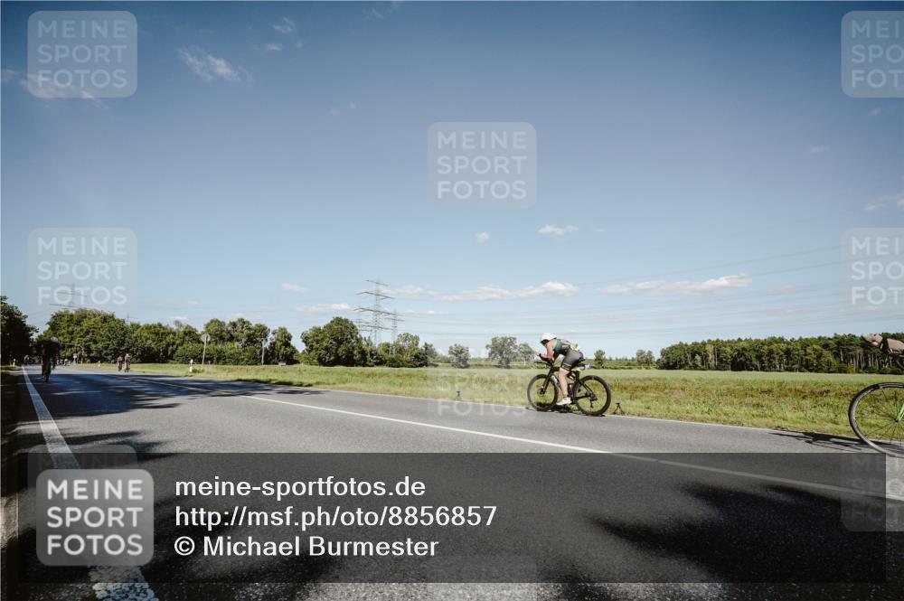 07.09.2025 - 19. Norderstedt Triathlon Michael Burmester http://msf.ph/oto/8856857 07.09.2025 15:26:11 Radfahren 1454, 1476 meine-sportfotos.de