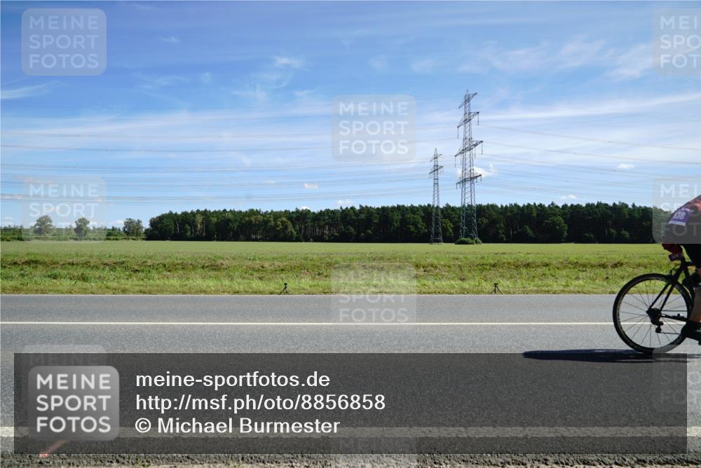07.09.2025 - 19. Norderstedt Triathlon Michael Burmester http://msf.ph/oto/8856858 07.09.2025 12:52:22 Radfahren 153, 160, 179, 219, 338, 1292, 1356 meine-sportfotos.de