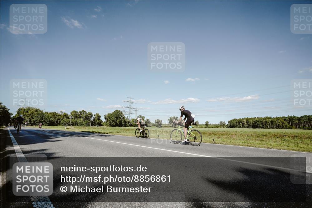 07.09.2025 - 19. Norderstedt Triathlon Michael Burmester http://msf.ph/oto/8856861 07.09.2025 15:26:11 Radfahren 1454, 1476 meine-sportfotos.de