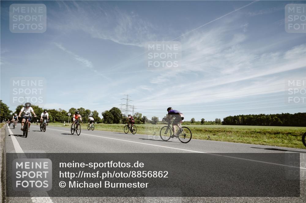 07.09.2025 - 19. Norderstedt Triathlon Michael Burmester http://msf.ph/oto/8856862 07.09.2025 12:20:55 Radfahren 169, 189, 273, 739, 1243 meine-sportfotos.de