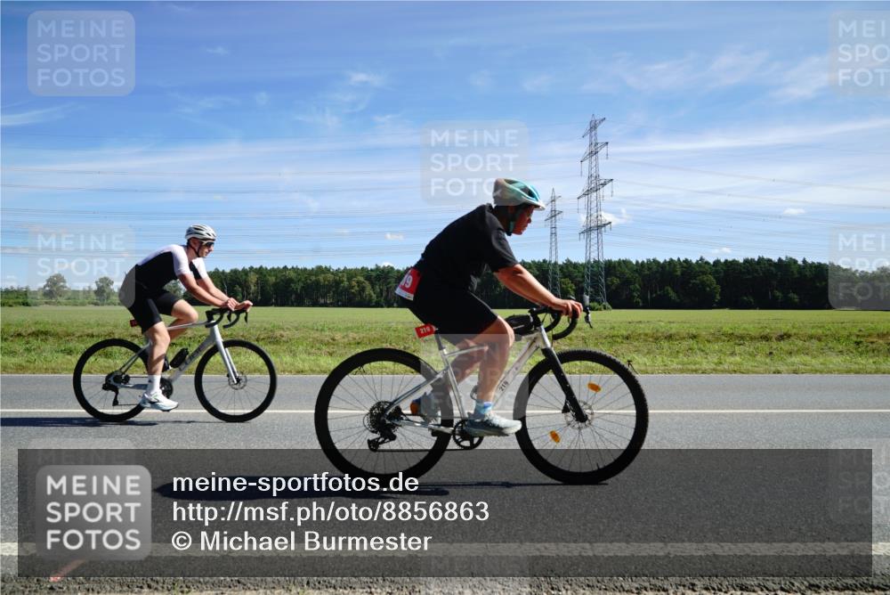 07.09.2025 - 19. Norderstedt Triathlon Michael Burmester http://msf.ph/oto/8856863 07.09.2025 12:52:22 Radfahren 153, 160, 179, 219, 338, 1292, 1356 meine-sportfotos.de