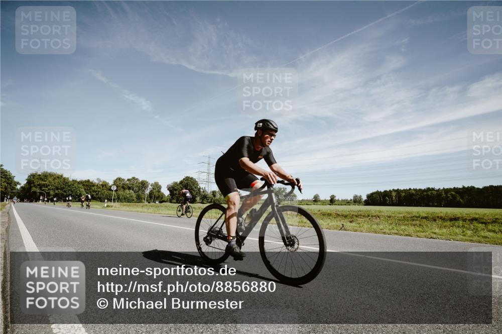 07.09.2025 - 19. Norderstedt Triathlon Michael Burmester http://msf.ph/oto/8856880 07.09.2025 12:20:59 Radfahren 169, 189, 273, 739, 1243 meine-sportfotos.de