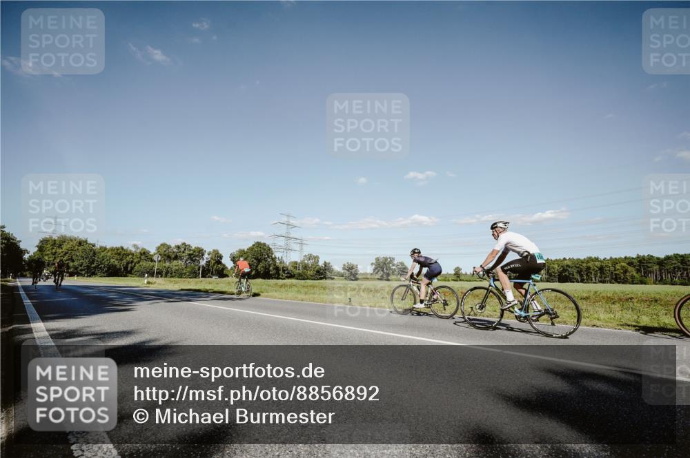 07.09.2025 - 19. Norderstedt Triathlon Michael Burmester http://msf.ph/oto/8856892 07.09.2025 15:26:24 Radfahren 1400, 1405, 1442 meine-sportfotos.de