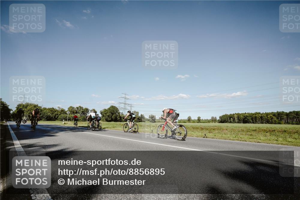 07.09.2025 - 19. Norderstedt Triathlon Michael Burmester http://msf.ph/oto/8856895 07.09.2025 15:26:25 Radfahren 1400, 1405, 1442 meine-sportfotos.de