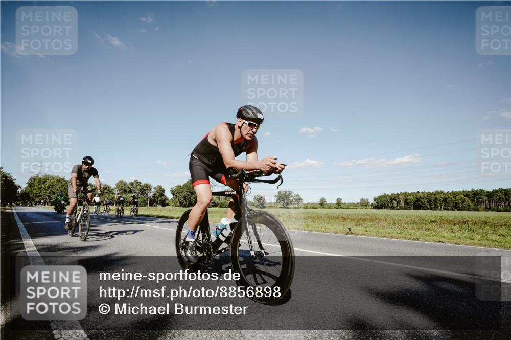 07.09.2025 - 19. Norderstedt Triathlon Michael Burmester http://msf.ph/oto/8856898 07.09.2025 15:26:27 Radfahren 1400, 1405, 1442 meine-sportfotos.de