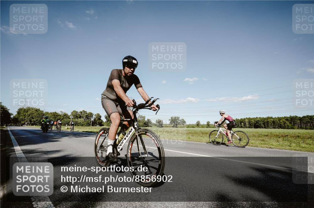 07.09.2025 - 19. Norderstedt Triathlon Michael Burmester http://msf.ph/oto/8856902 07.09.2025 15:26:27 Radfahren 1400, 1405, 1442 meine-sportfotos.de