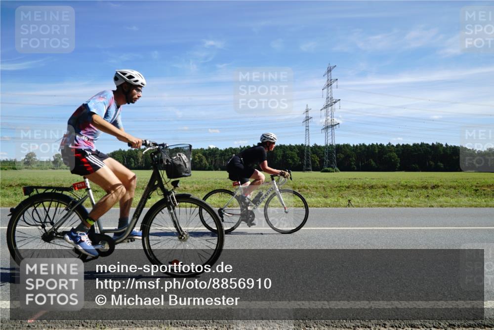 07.09.2025 - 19. Norderstedt Triathlon Michael Burmester http://msf.ph/oto/8856910 07.09.2025 12:52:55 Radfahren 1235, 1261, 1269 meine-sportfotos.de