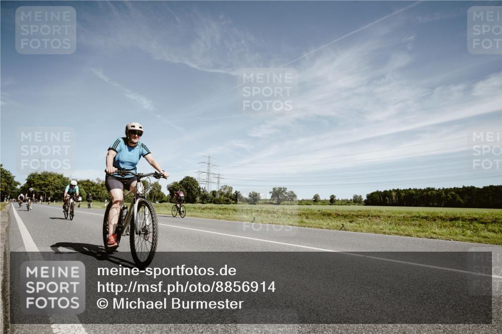 07.09.2025 - 19. Norderstedt Triathlon Michael Burmester http://msf.ph/oto/8856914 07.09.2025 12:21:11 Radfahren 202, 699, 1252, 1378 meine-sportfotos.de