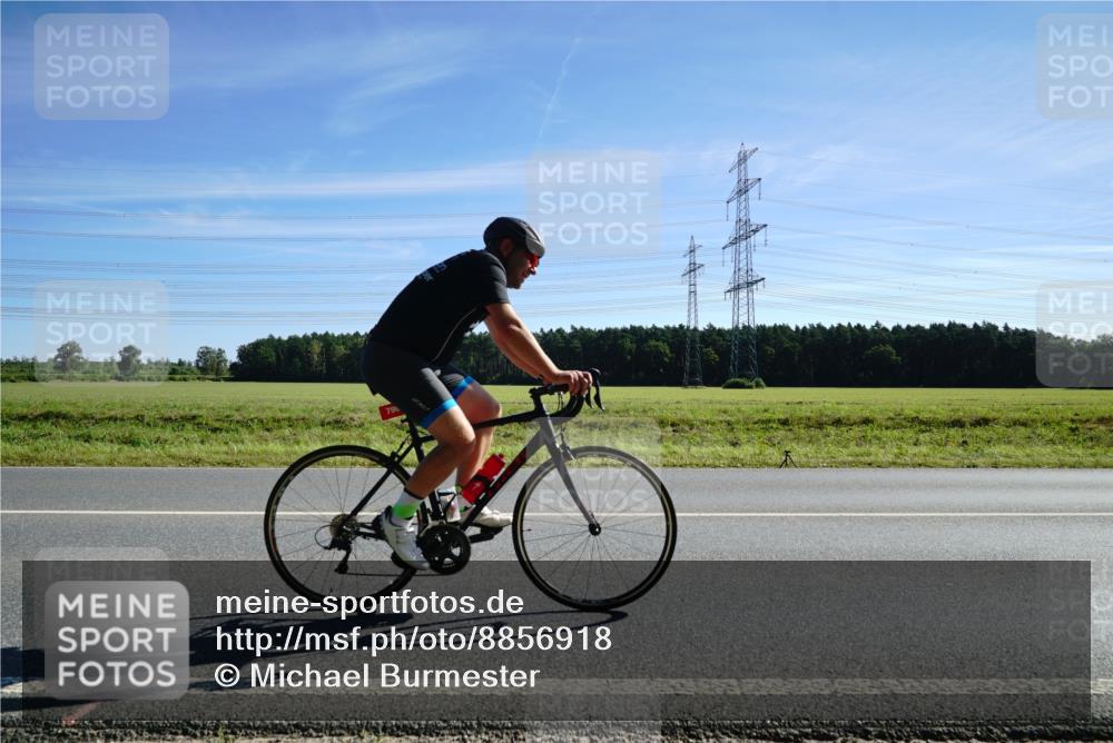 07.09.2025 - 19. Norderstedt Triathlon Michael Burmester http://msf.ph/oto/8856918 07.09.2025 11:13:34 Radfahren 796, 806 meine-sportfotos.de