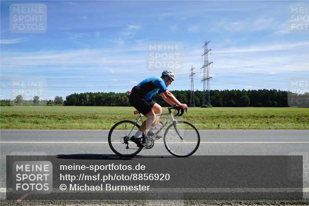 07.09.2025 - 19. Norderstedt Triathlon Michael Burmester http://msf.ph/oto/8856920 07.09.2025 12:52:57 Radfahren 1235, 1261, 1269 meine-sportfotos.de