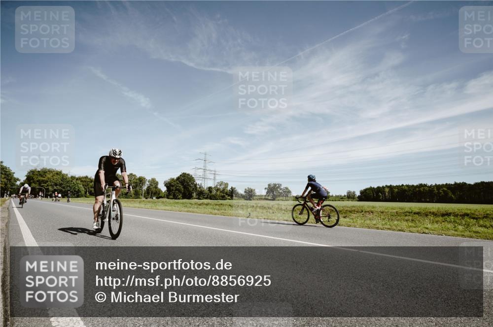 07.09.2025 - 19. Norderstedt Triathlon Michael Burmester http://msf.ph/oto/8856925 07.09.2025 12:21:13 Radfahren 176, 202, 699, 1252 meine-sportfotos.de