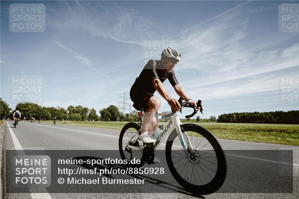 07.09.2025 - 19. Norderstedt Triathlon Michael Burmester http://msf.ph/oto/8856928 07.09.2025 12:21:14 Radfahren 176, 202, 699, 1252 meine-sportfotos.de