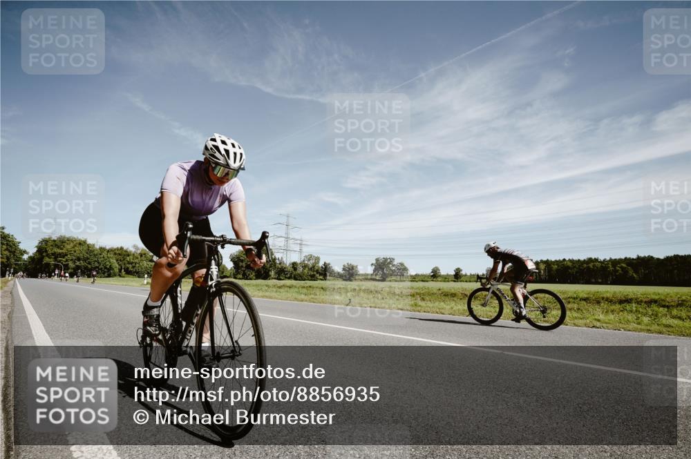 07.09.2025 - 19. Norderstedt Triathlon Michael Burmester http://msf.ph/oto/8856935 07.09.2025 12:21:16 Radfahren 176, 202 meine-sportfotos.de