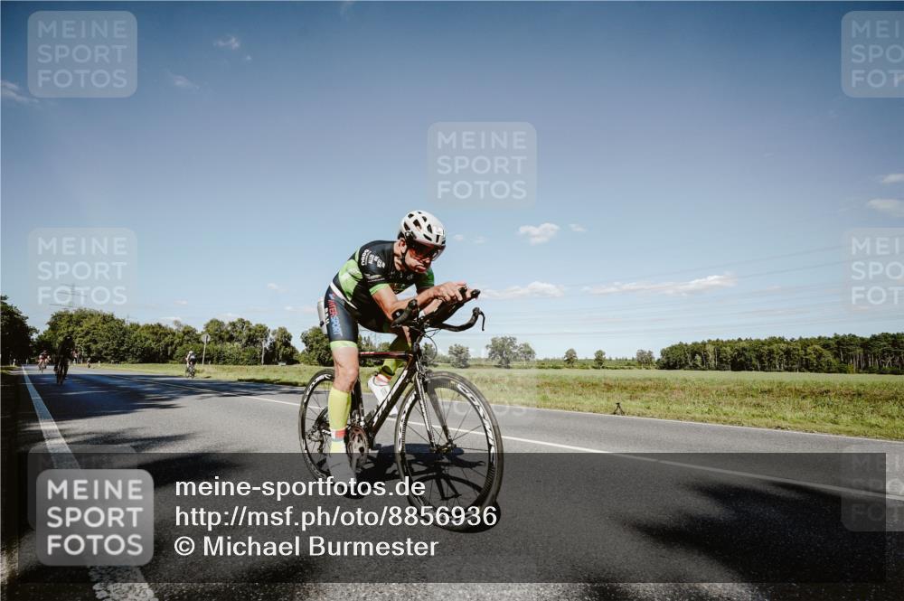 07.09.2025 - 19. Norderstedt Triathlon Michael Burmester http://msf.ph/oto/8856936 07.09.2025 15:26:49 Radfahren 476, 1481, 1497 meine-sportfotos.de