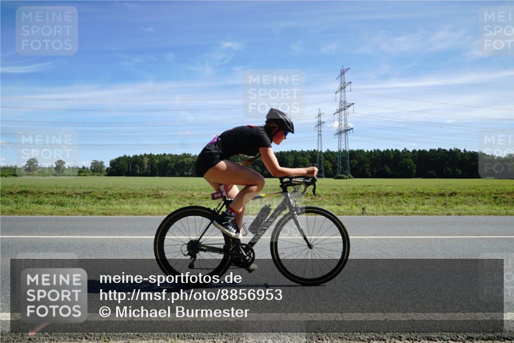 07.09.2025 - 19. Norderstedt Triathlon Michael Burmester http://msf.ph/oto/8856953 07.09.2025 12:53:21 Radfahren 319 meine-sportfotos.de