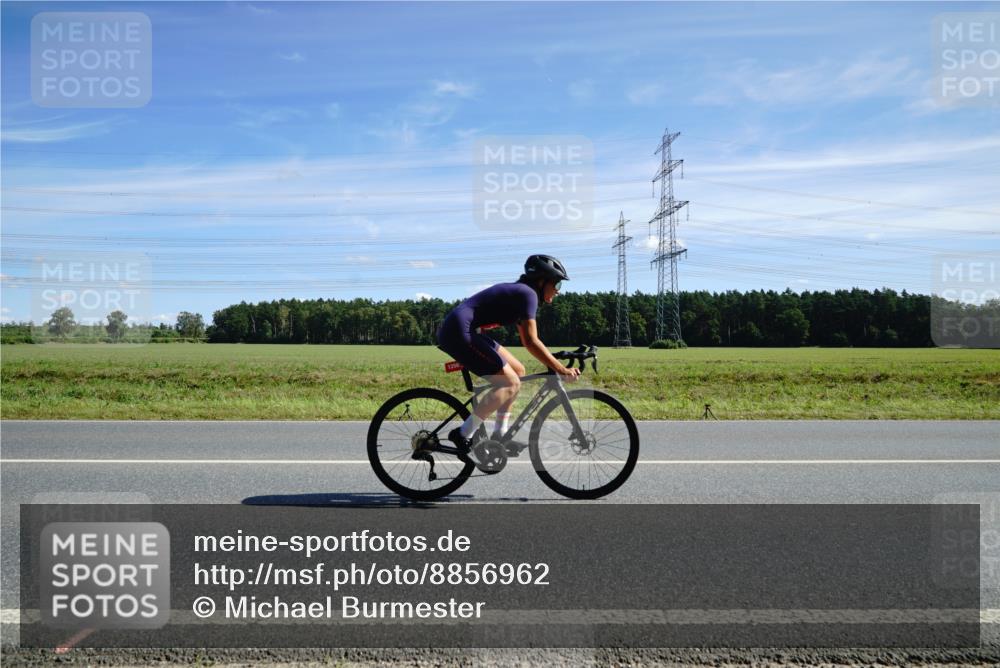 07.09.2025 - 19. Norderstedt Triathlon Michael Burmester http://msf.ph/oto/8856962 07.09.2025 12:53:26 Radfahren 224, 1256 meine-sportfotos.de