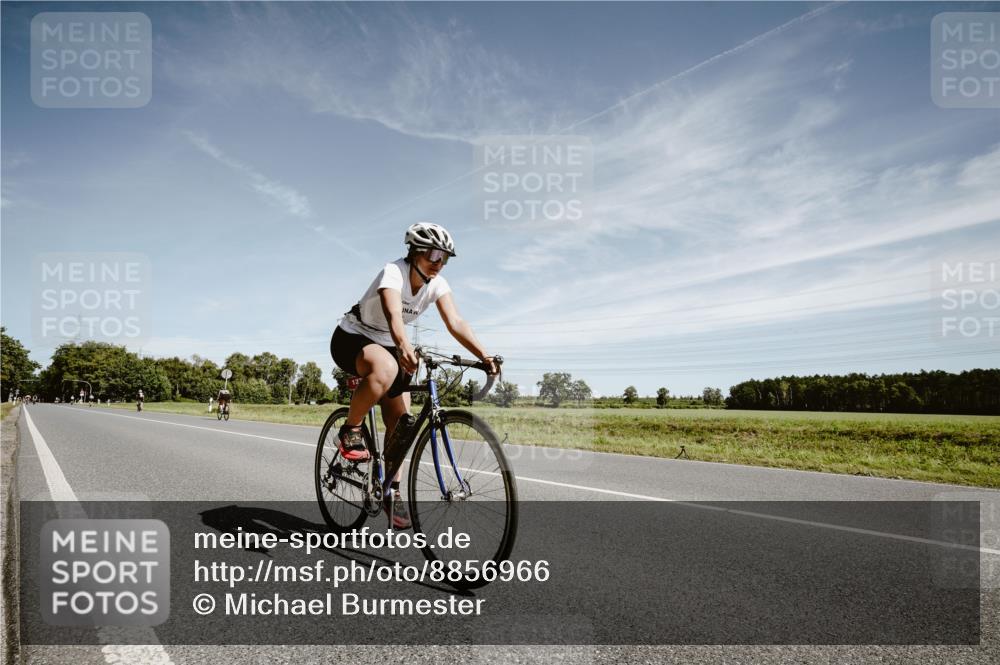 07.09.2025 - 19. Norderstedt Triathlon Michael Burmester http://msf.ph/oto/8856966 07.09.2025 12:21:33 Radfahren 1277 meine-sportfotos.de