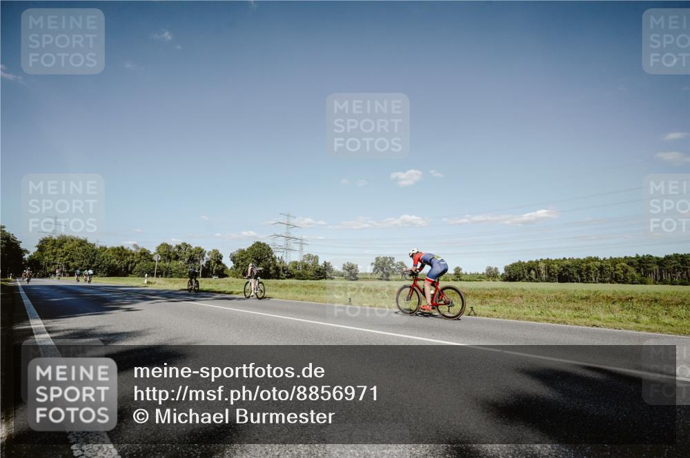 07.09.2025 - 19. Norderstedt Triathlon Michael Burmester http://msf.ph/oto/8856971 07.09.2025 15:27:01 Radfahren  meine-sportfotos.de