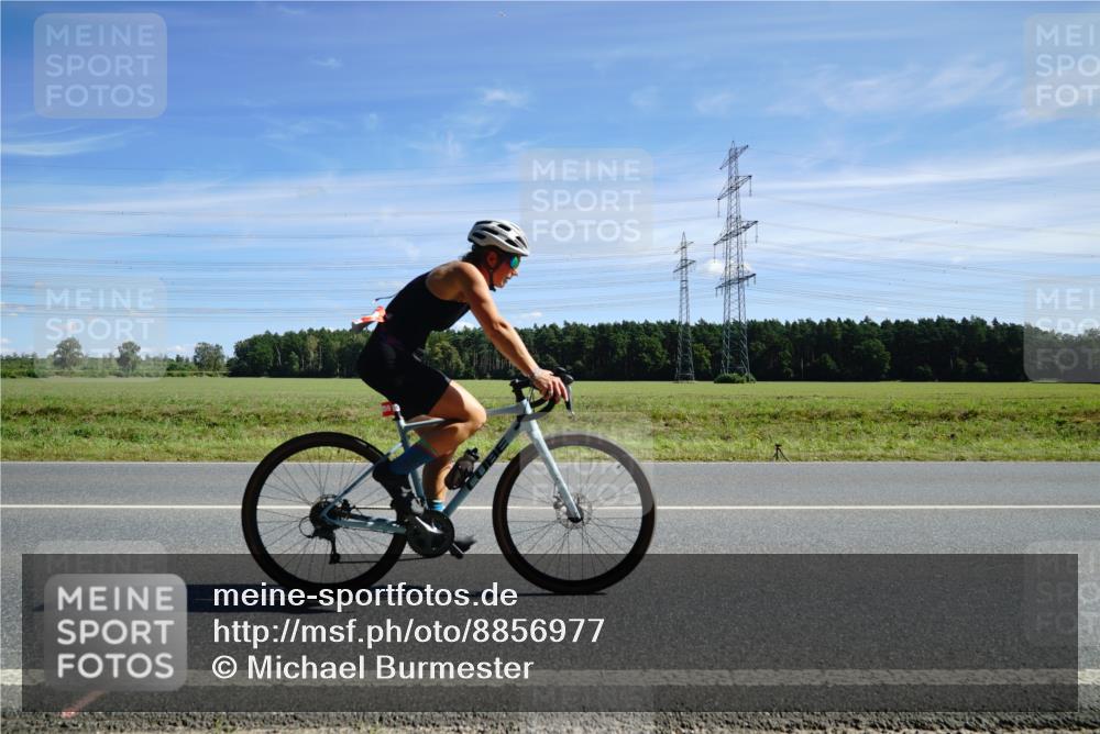07.09.2025 - 19. Norderstedt Triathlon Michael Burmester http://msf.ph/oto/8856977 07.09.2025 12:53:33 Radfahren 358, 789, 1259 meine-sportfotos.de