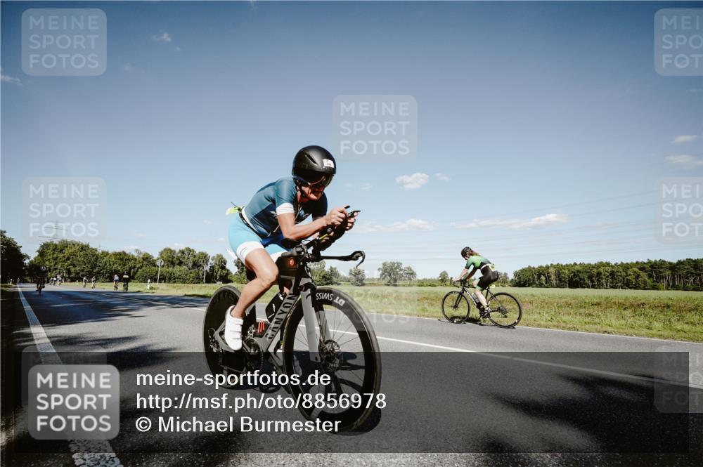 07.09.2025 - 19. Norderstedt Triathlon Michael Burmester http://msf.ph/oto/8856978 07.09.2025 15:27:05 Radfahren 444, 927 meine-sportfotos.de