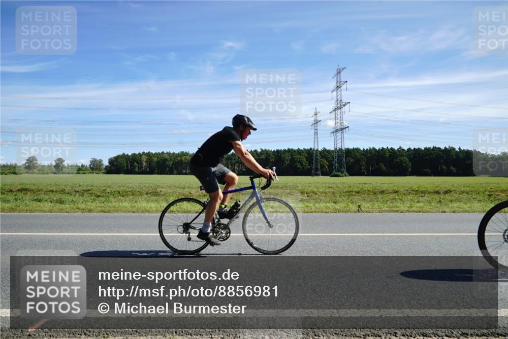 07.09.2025 - 19. Norderstedt Triathlon Michael Burmester http://msf.ph/oto/8856981 07.09.2025 12:53:34 Radfahren 358, 1259 meine-sportfotos.de