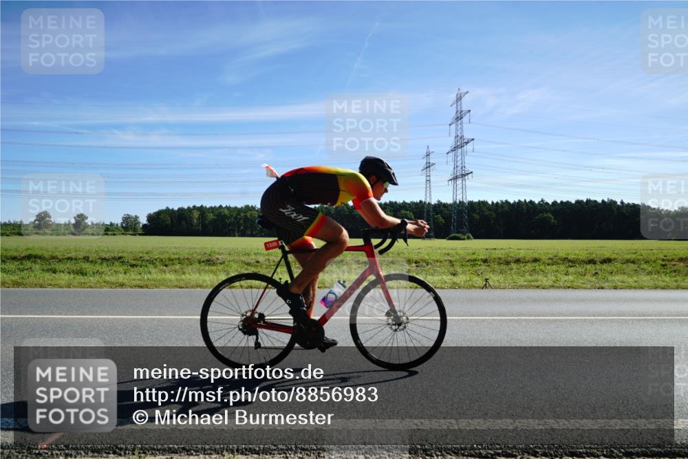 07.09.2025 - 19. Norderstedt Triathlon Michael Burmester http://msf.ph/oto/8856983 07.09.2025 11:14:14 Radfahren 231, 760, 1335 meine-sportfotos.de