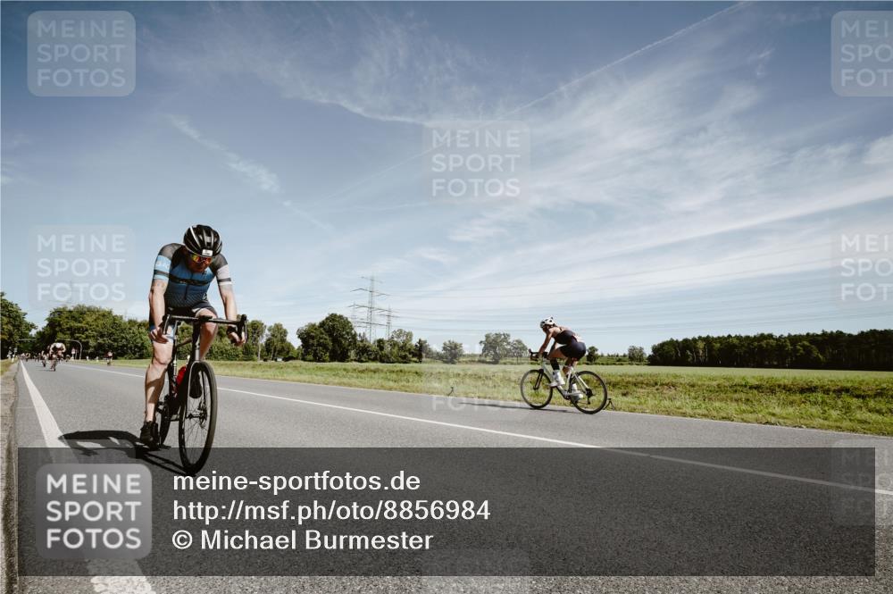07.09.2025 - 19. Norderstedt Triathlon Michael Burmester http://msf.ph/oto/8856984 07.09.2025 12:21:44 Radfahren 730 meine-sportfotos.de