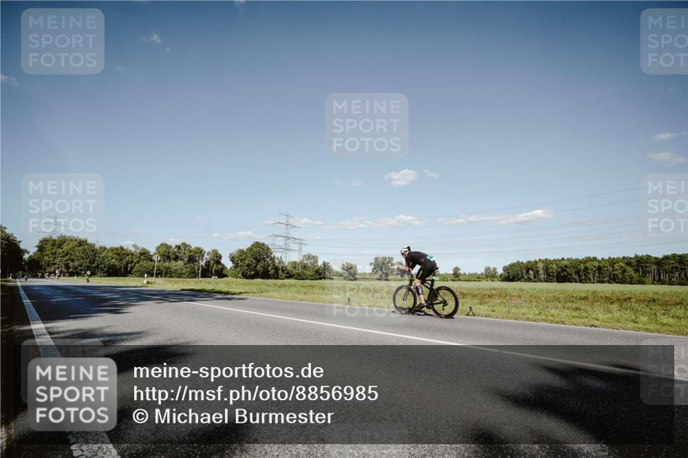 07.09.2025 - 19. Norderstedt Triathlon Michael Burmester http://msf.ph/oto/8856985 07.09.2025 15:27:12 Radfahren  meine-sportfotos.de