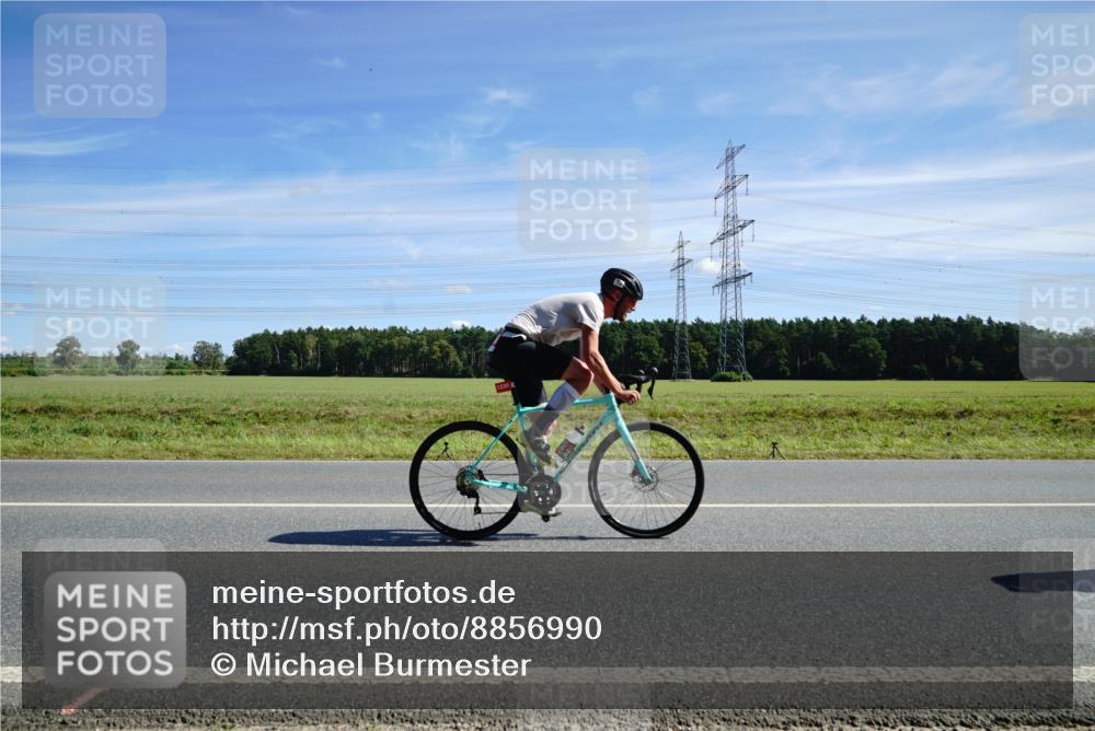 07.09.2025 - 19. Norderstedt Triathlon Michael Burmester http://msf.ph/oto/8856990 07.09.2025 12:53:41 Radfahren 333, 1230 meine-sportfotos.de