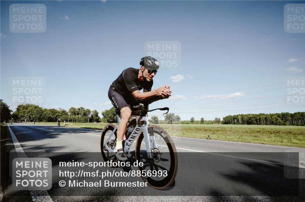 07.09.2025 - 19. Norderstedt Triathlon Michael Burmester http://msf.ph/oto/8856993 07.09.2025 15:27:17 Radfahren 1415 meine-sportfotos.de