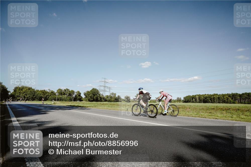 07.09.2025 - 19. Norderstedt Triathlon Michael Burmester http://msf.ph/oto/8856996 07.09.2025 15:27:18 Radfahren 1415 meine-sportfotos.de