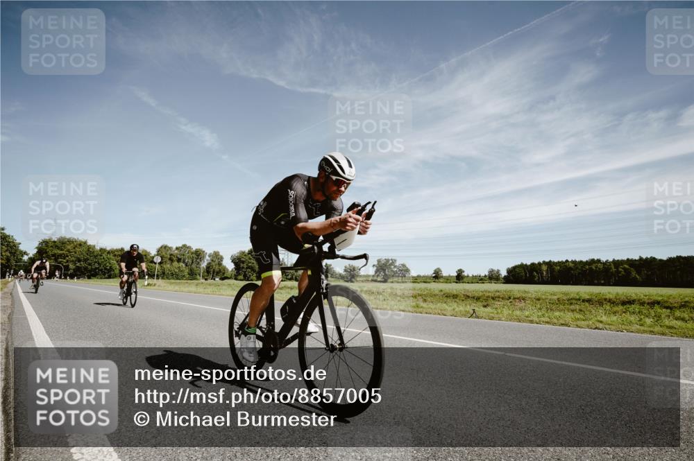 07.09.2025 - 19. Norderstedt Triathlon Michael Burmester http://msf.ph/oto/8857005 07.09.2025 12:21:56 Radfahren 218, 250, 1342 meine-sportfotos.de