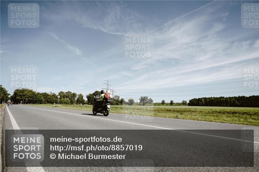 07.09.2025 - 19. Norderstedt Triathlon Michael Burmester http://msf.ph/oto/8857019 07.09.2025 12:21:59 Radfahren 218, 250, 1342 meine-sportfotos.de