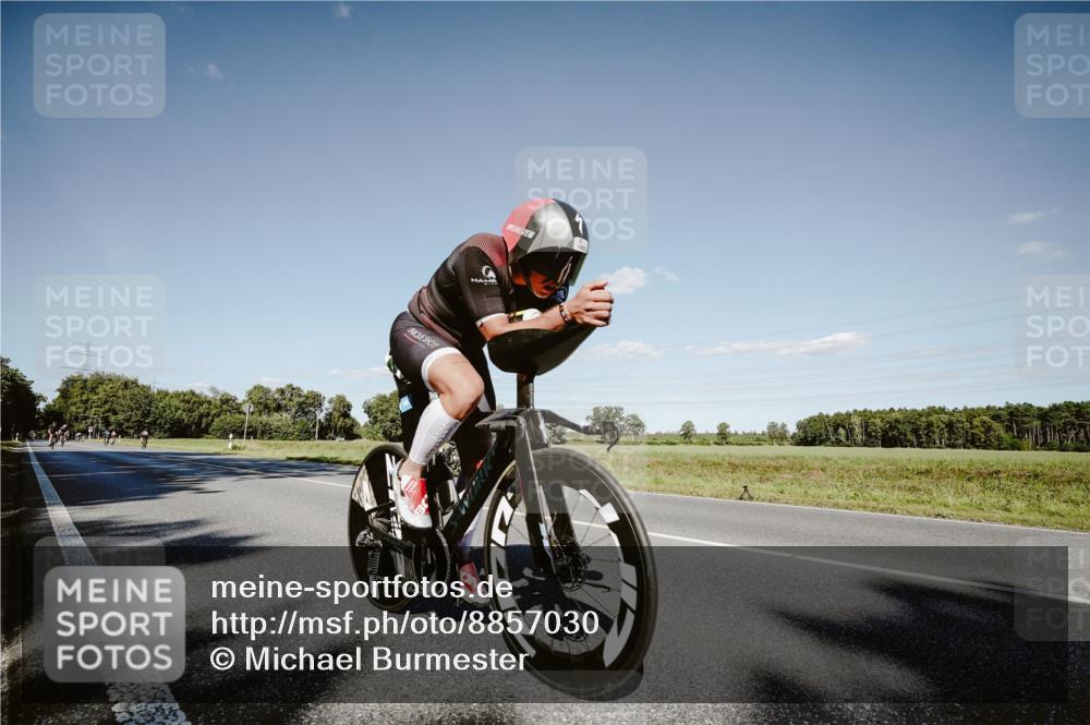 07.09.2025 - 19. Norderstedt Triathlon Michael Burmester http://msf.ph/oto/8857030 07.09.2025 15:27:35 Radfahren 909, 1403 meine-sportfotos.de
