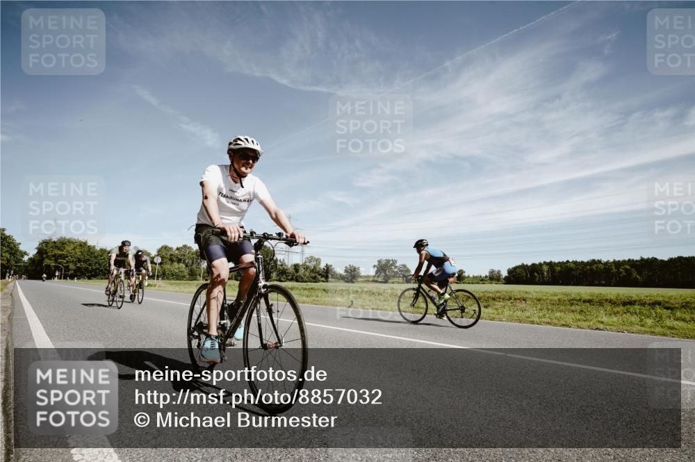 07.09.2025 - 19. Norderstedt Triathlon Michael Burmester http://msf.ph/oto/8857032 07.09.2025 12:22:05 Radfahren 188, 1346, 1398 meine-sportfotos.de