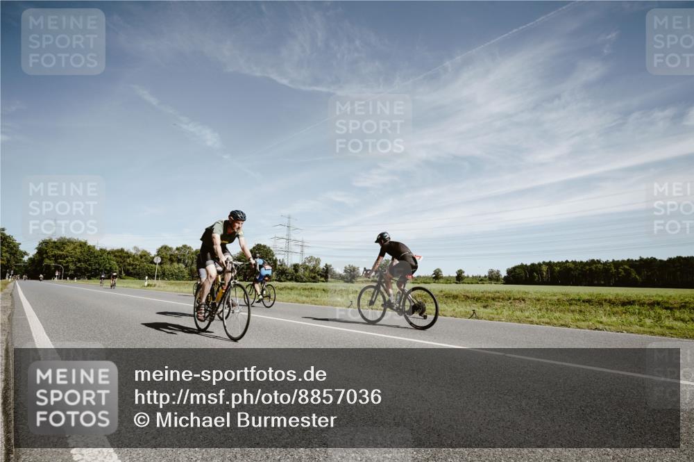 07.09.2025 - 19. Norderstedt Triathlon Michael Burmester http://msf.ph/oto/8857036 07.09.2025 12:22:06 Radfahren 188, 1346, 1398 meine-sportfotos.de