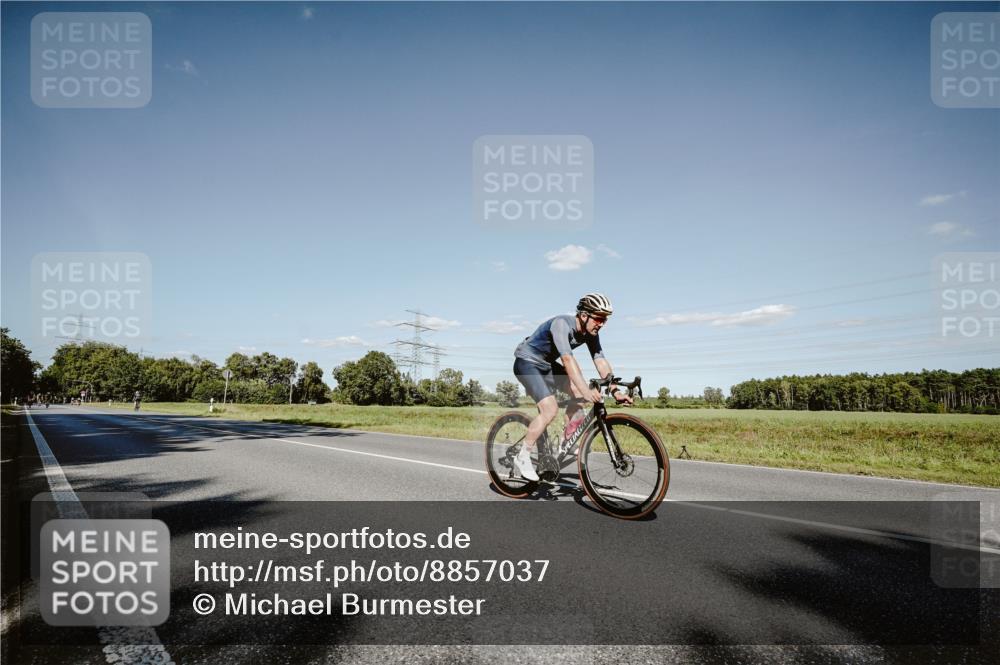 07.09.2025 - 19. Norderstedt Triathlon Michael Burmester http://msf.ph/oto/8857037 07.09.2025 15:27:40 Radfahren 947, 1430 meine-sportfotos.de