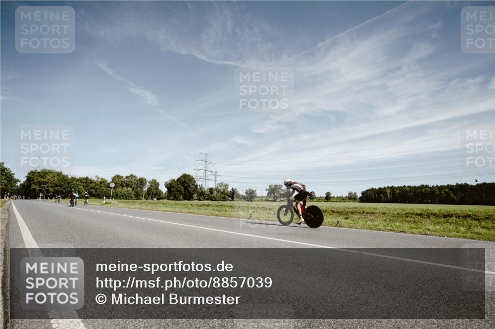 07.09.2025 - 19. Norderstedt Triathlon Michael Burmester http://msf.ph/oto/8857039 07.09.2025 12:22:08 Radfahren 188, 1346, 1398 meine-sportfotos.de