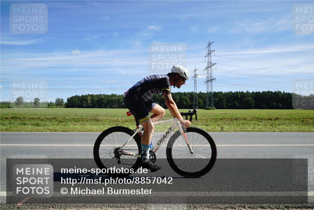 07.09.2025 - 19. Norderstedt Triathlon Michael Burmester http://msf.ph/oto/8857042 07.09.2025 12:54:22 Radfahren 858 meine-sportfotos.de