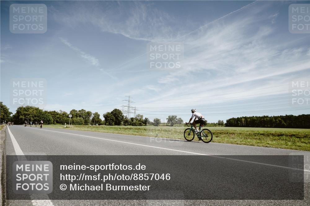 07.09.2025 - 19. Norderstedt Triathlon Michael Burmester http://msf.ph/oto/8857046 07.09.2025 12:22:11 Radfahren  meine-sportfotos.de